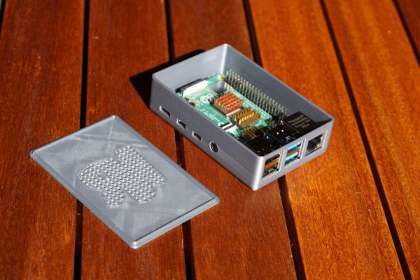 Caja raspi 4 real diseñada en Fusion 360